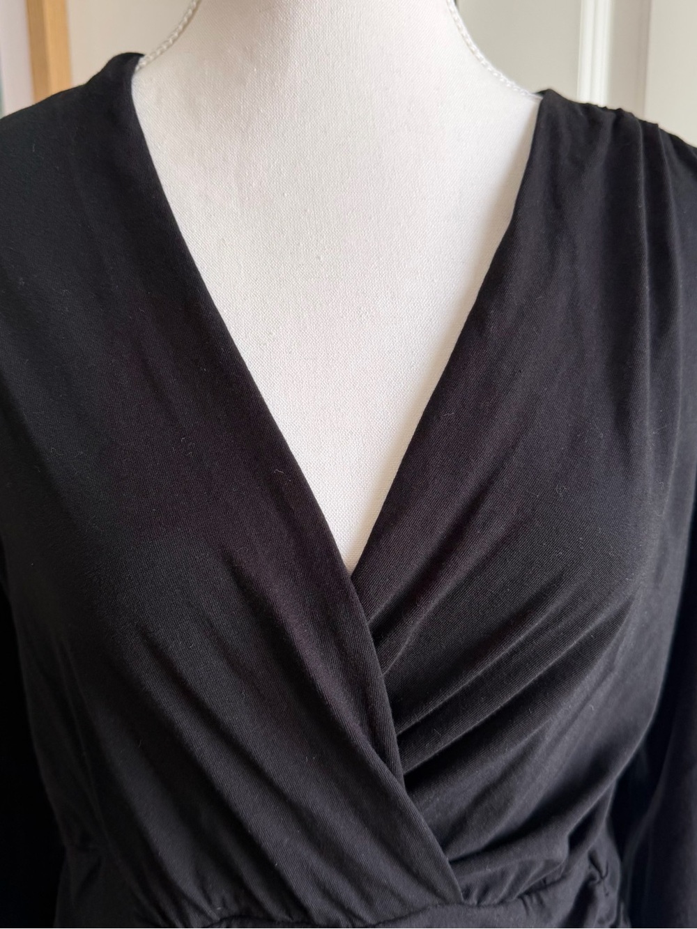 Banana Republic Black Wrap Top Petite M Long Sleeve Ruffle Hem Peplum Blouse PM - Picture 3 of 9